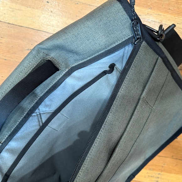 NWOT Timbuk2 Commuter laptop messenger bag - Picture 6 of 9